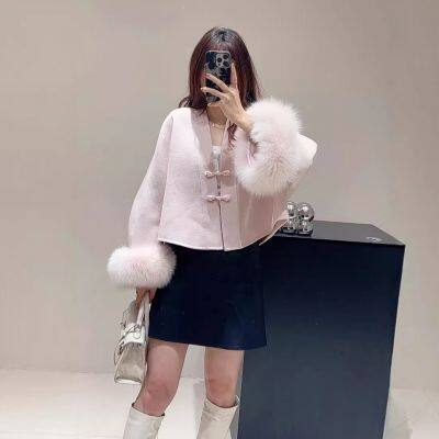 New Chinese-style Button-button Cape Coat for Women's Autumn and Winter With a High-end Look, Double-sided Wool Fox Fur-sleeved Short Coat 2024 photo-3