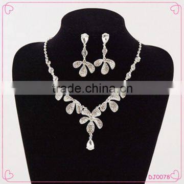 2016 Hot Sale Classical Crystal Necklace Earring Charming Jewelry Set