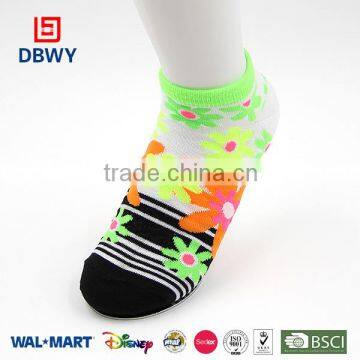 Women Cheap and Cotton Socks for Customers!