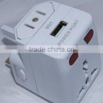 multifunctional travel adaptor with USB port output