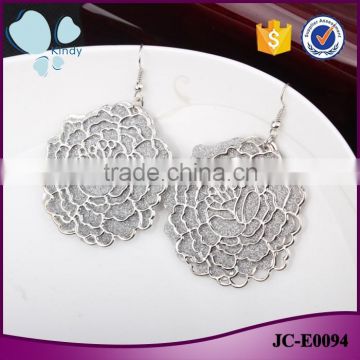 Wedding accessories latest design JCE0094 frosted zinc alloy hollow rose hook earring