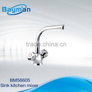 Classical Brass Body Zinc Handle Stainless Steel Sink Kitchen Faucet (BM56605)