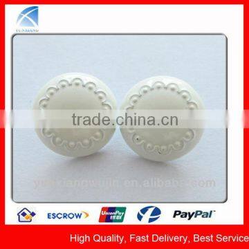 YX5814 Fashion White Metal Button for Shirts