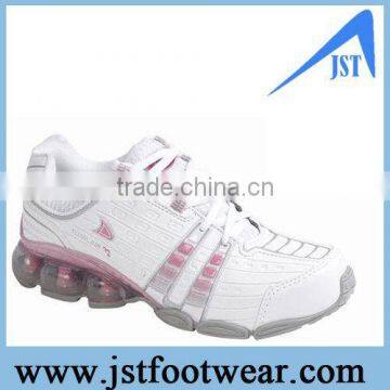 Women's tennis shoe