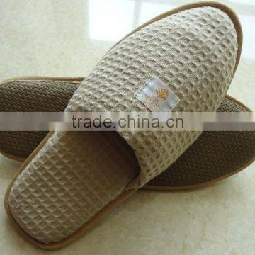 Custom Disposable waffle Hotel Slipper With Embroideried Logo