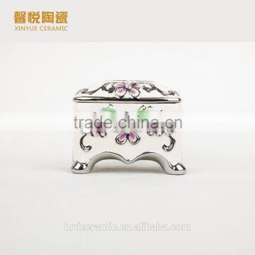 Stock Ceramic Tissue Paper Box With Gold Painted Tissue Box Design photo-2