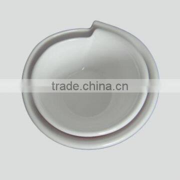 White round melamine saucer with logo inside