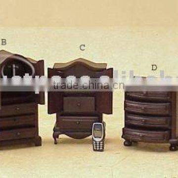 ASSORTED MINI FURNITURE