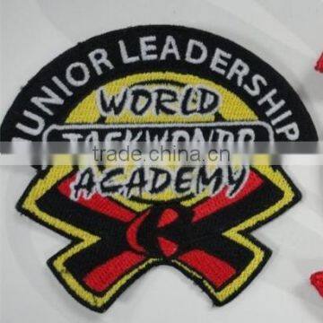 2016 Custom high quality embroidery patches badges