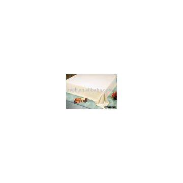 Dyed polyester fleece blanket and bed set