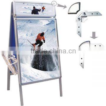 Double-sided Four exhibit A shape poster frame