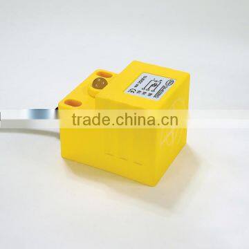 Compact rectangular 40 mmsq DC 5 V / DC 10-30V / AC 24-260V / Sensing 20mm / DA-4020 Series / Inductive Proximity Sensors