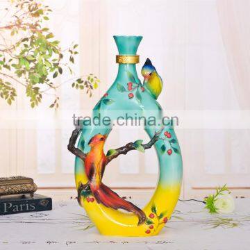 lively magpie bright-coloured decoration Ceramic Wine bottle