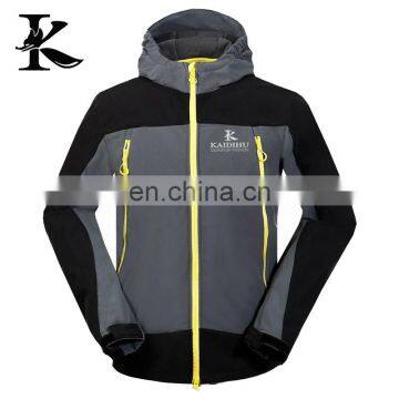 2016 OEM Outdoor Mens Hooded Winter Softshell Jacket