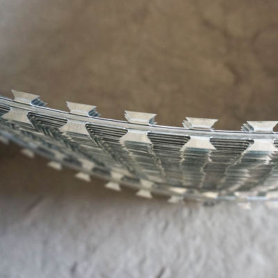 Fil à rasoir galvanisé à chaud BTO - 22 pour clôtures de sécurité