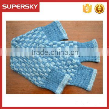 V-42 Crochet knitted simple large blue and medium blue baby leg warmer with grid