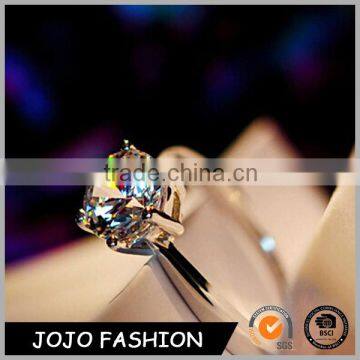 Fashion woman shiny beautiful jewelry diamond wedding rings