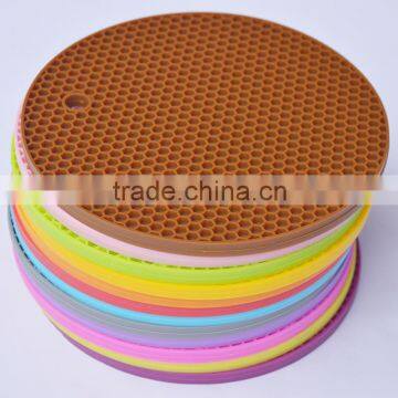 Heat Insulation Anti-skidding Silicone Table Mat