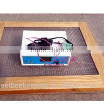 Two-way output acquisition controller bee venom collecting device