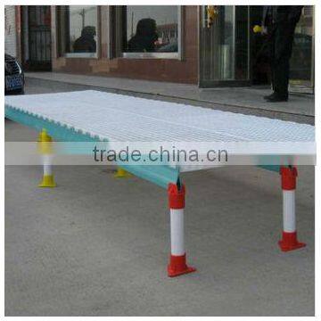 Plastic slat for poultry house