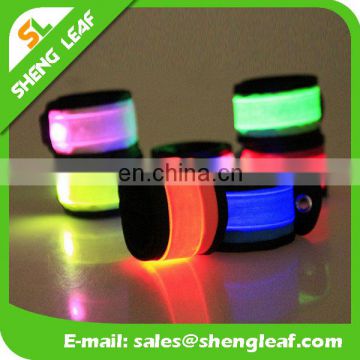 2016 best desisn of led slap bracelet, led flashing bracelet