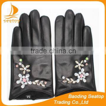 Ladies fashion leather gloves short style leather gloves with diamond