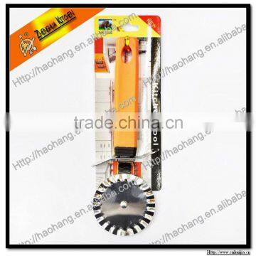 Kitchen tools /Kitchen gadgets /Kitchen pizza cutter