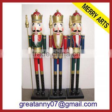 futian market yiwu china outdoor 5ft decorative wooden nutcrackers the carved nutcracker