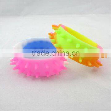 Colorful custom spike silicone wristbands,personalized promotional gifts cheap custom silicone bracelet