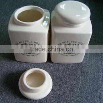 New Design White Color Ceramic Dolomiteware Cookies Jar With Cover