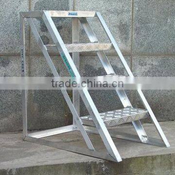 ALUMINUM STEP LADDER photo-3