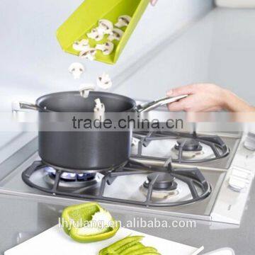 Useful Folding Plastic Cutting Board for Kitchen/Cretive Folding Plastic Chopping Board photo-3