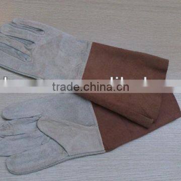 Long cowhide welding gloves