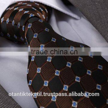 Brown Checked ,Silk tie, necktie, neck tie, corbata, gravate, krawatte, cravatta, fashion tie