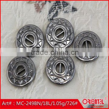 gunmetal triangle logo special hole metal ribbon button