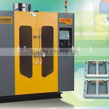 BLOW MOLDING MACHINE