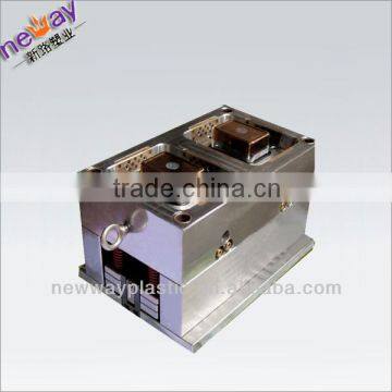 Plastic case injection mold