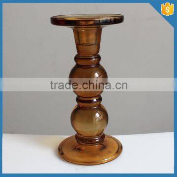 Decorative traditional pillar-shaped design candle stands for dining table