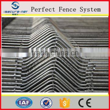 High Strength Bending 3d Folded Wire Mesh Fence photo-4