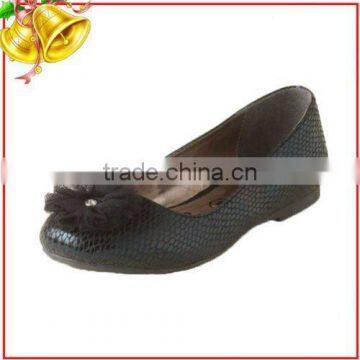 China Black Girls Leather Shoes photo-3