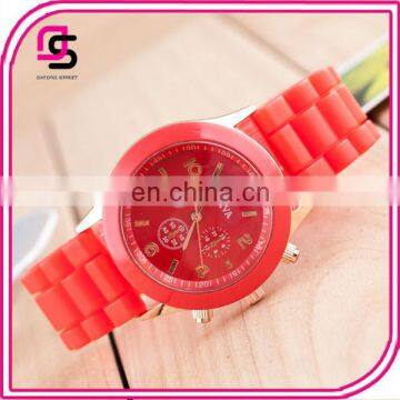 2014 Yiwu Manufacturer Directly Sale Fashion Custom Silicone Wrist Watch