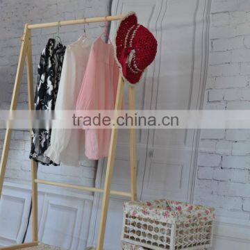 Simple Suits Clothing Type and Wooden Material Clothes Hanger Stand photo-2
