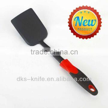 TSY005-ST Black Nylon Solid Turner with Red PP and Black TPR handle Nylon Kitchen Tools