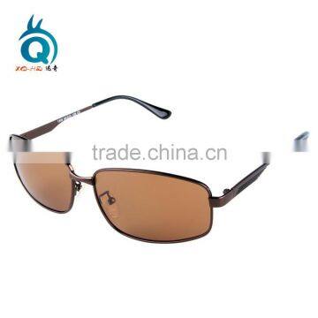 Good quality glossy man sun glasses