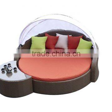 beautiful and dignified design rattan round sunbed with canopy