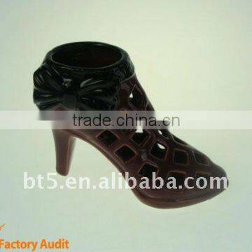 Ceramic high-heel shoe for decoration