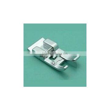 Sewing machine presser foot SA135 overlock foot 7mm stitch width, snap on (HM-7310C)