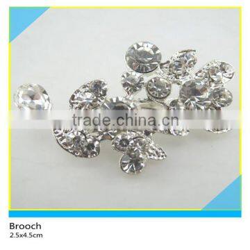 New Fashion Design Rhinestone Brooch Sliver Plated Clear Crystal Rhinestone Brooch 2.5x4.5cm