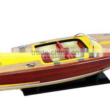 CHRIS CRAFT CAPRI MODEL SPEED BOAT