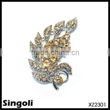 Trendy 2014 fashion rhinestone small brooch